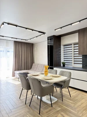 House with finished renovation, 3 rooms. No commission. Good offer.