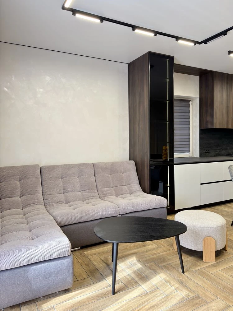 House with finished renovation, 3 rooms. No commission. Good offer.