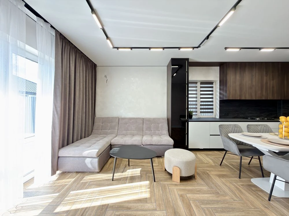 House with finished renovation, 3 rooms. No commission. Good offer.