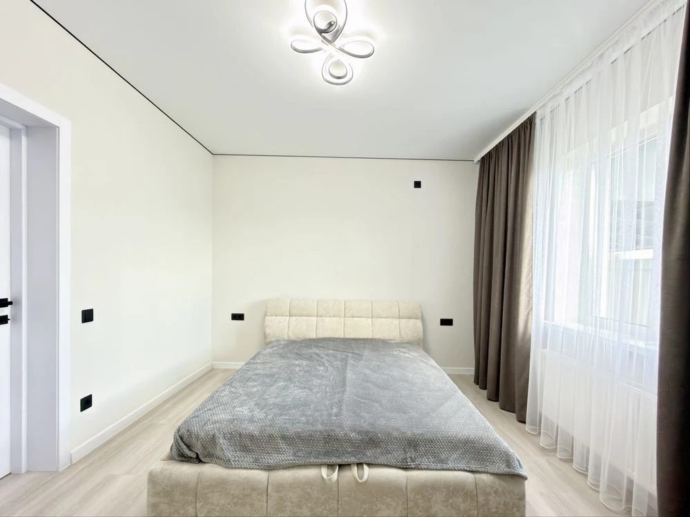 House with finished renovation, 3 rooms. No commission. Good offer.