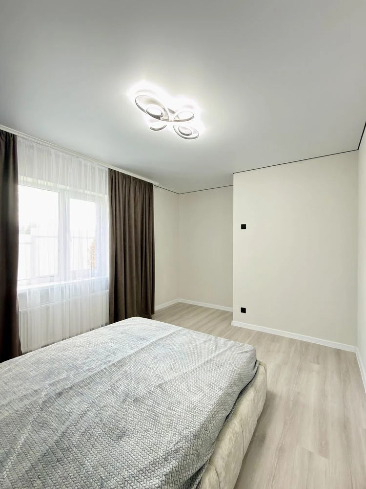 House with finished renovation, 3 rooms. No commission. Good offer.