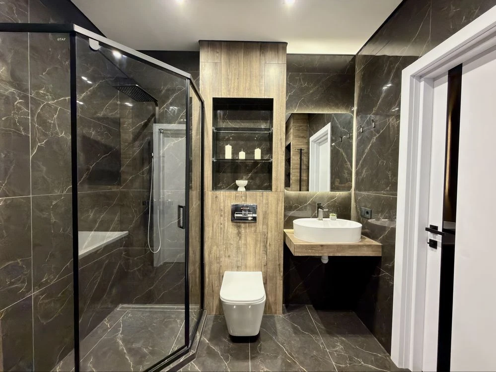 House with finished renovation, 3 rooms. No commission. Good offer.