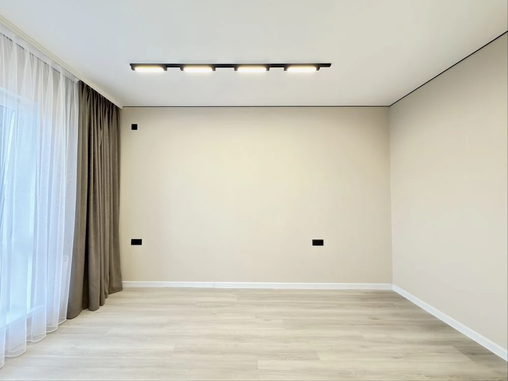 House with finished renovation, 3 rooms. No commission. Good offer.