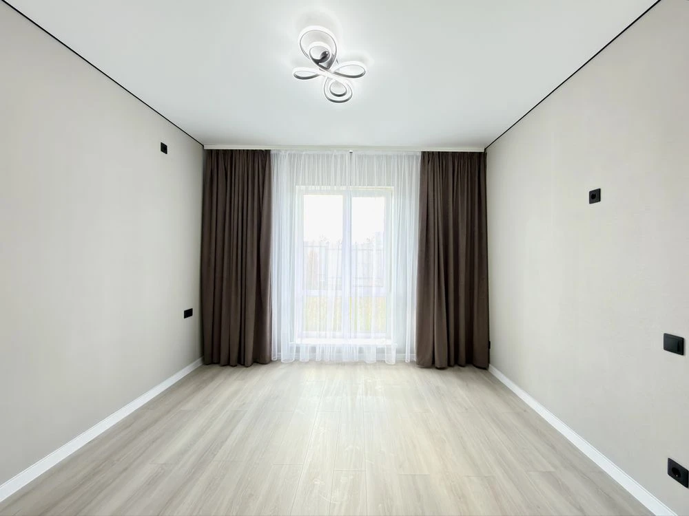 House with finished renovation, 3 rooms. No commission. Good offer.