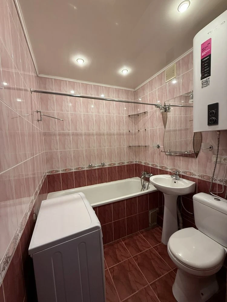 Buy a beautiful and bright apartment in the central district on street.