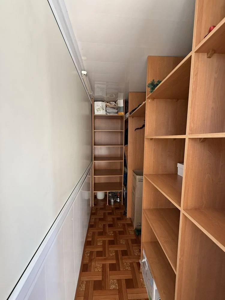 Buy a beautiful and bright apartment in the central district on street.