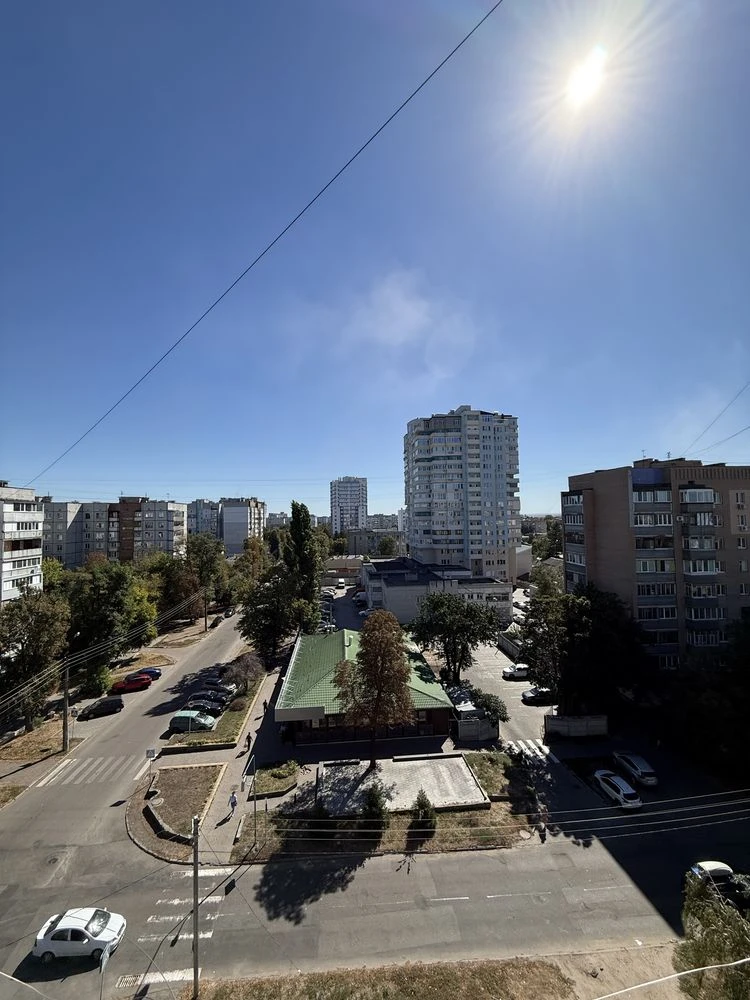 Buy a beautiful and bright apartment in the central district on street.