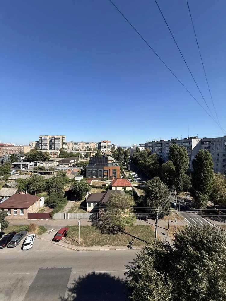 Buy a beautiful and bright apartment in the central district on street.