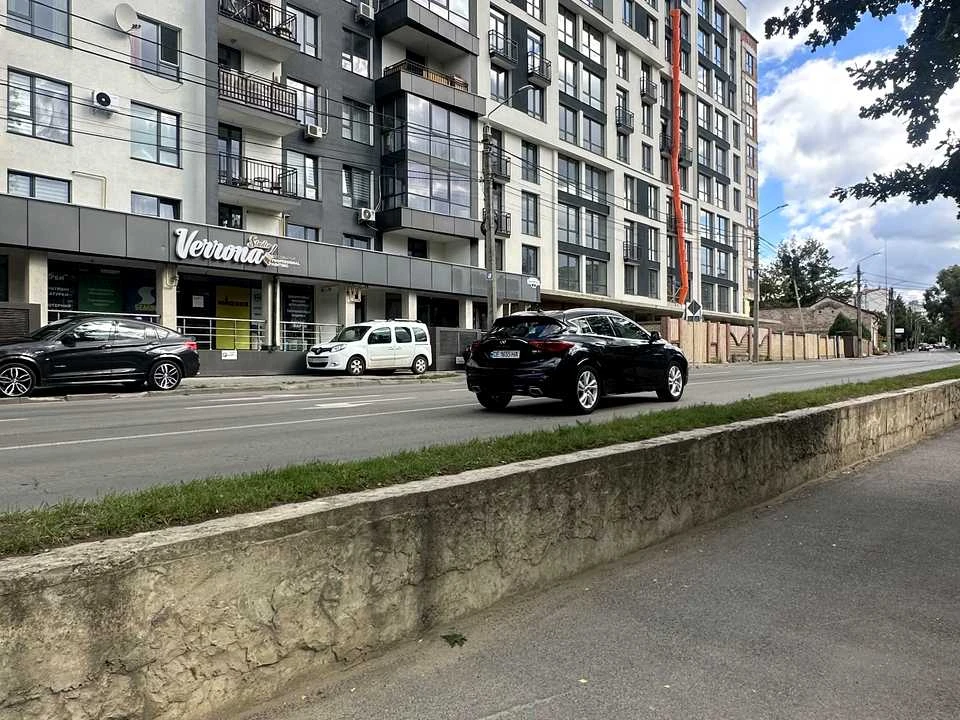 Apartment. Chernivtsi, Pavla Kaspruka st.