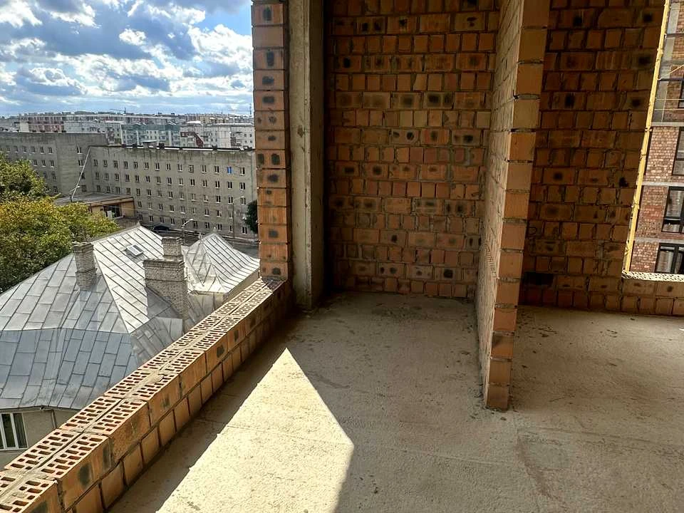 Apartment. Chernivtsi, Pavla Kaspruka st.
