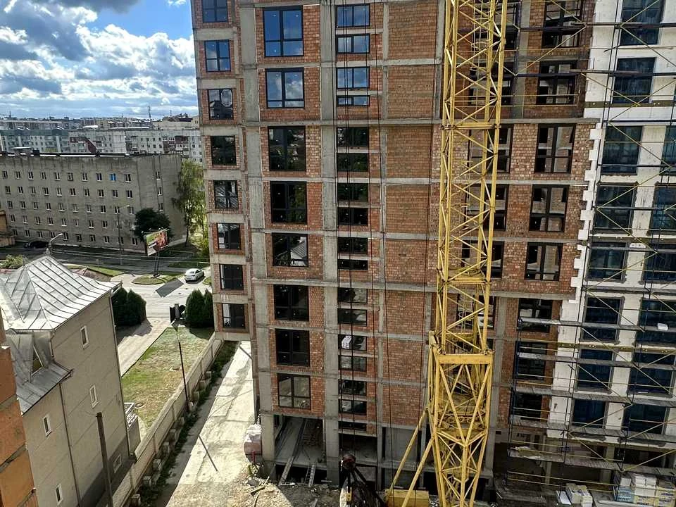 Apartment. Chernivtsi, Pavla Kaspruka st.