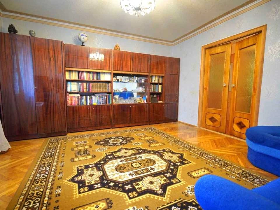 Квартира. Киев, улица Вадима Гетьмана