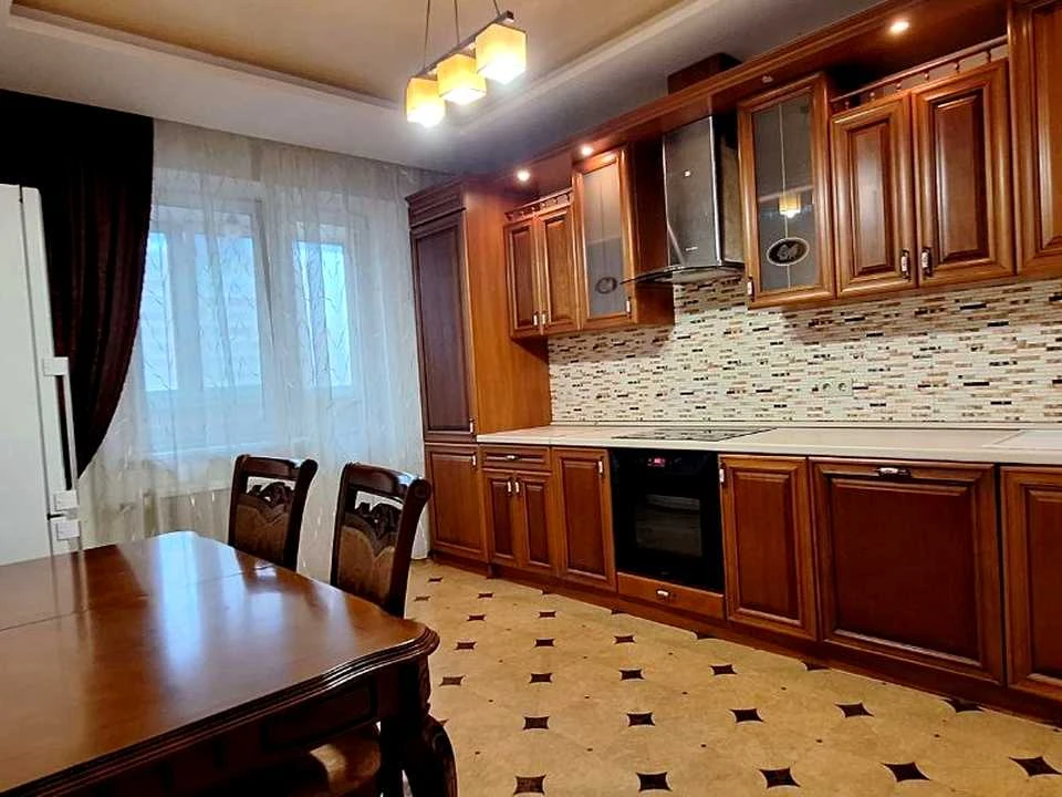 Квартира. Киев, Княжий Затон ул.