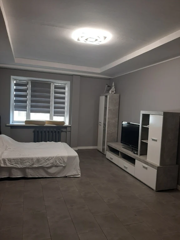 Rent 2-room apartment 74 m², Revuchego St., 5
