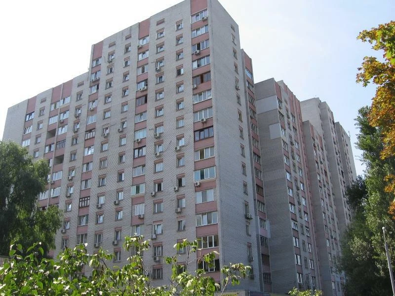 Rent 2-room apartment 74 m², Revuchego St., 5