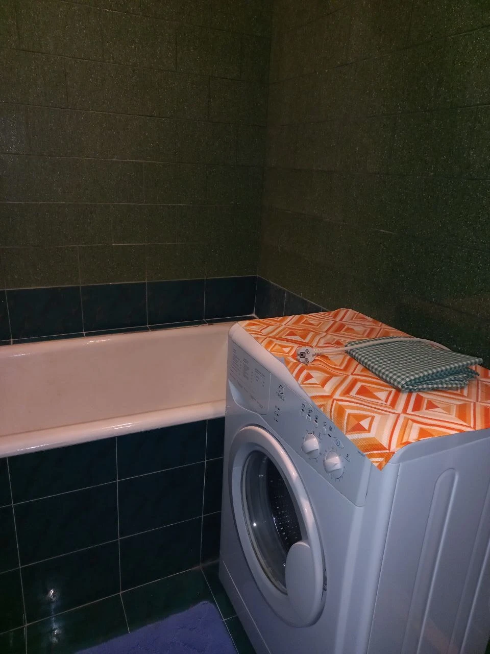 Apartment for Rent: 1-Bedroom Apartment, Vladimir Mayakovskogo Street