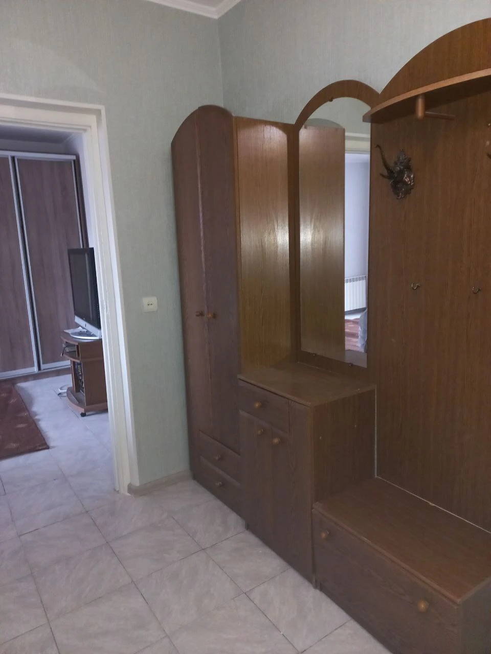 Apartment for Rent: 1-Bedroom Apartment, Vladimir Mayakovskogo Street