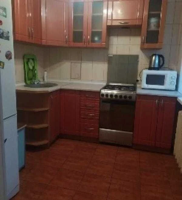 For Sale: Cozy 1-Bedroom Apartment Near "Palats Sport" Metro!