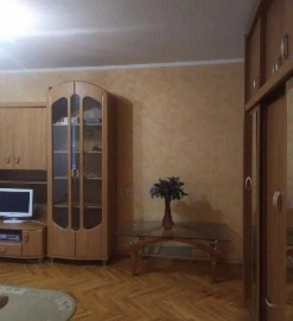 For Sale: Cozy 1-Bedroom Apartment Near "Palats Sport" Metro!