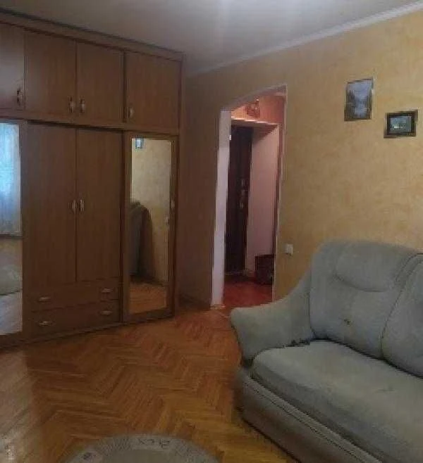 For Sale: Cozy 1-Bedroom Apartment Near "Palats Sport" Metro!