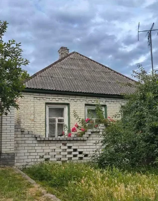 Продаж  будинку і земельної ділянки в районі *к-тр МИР*
