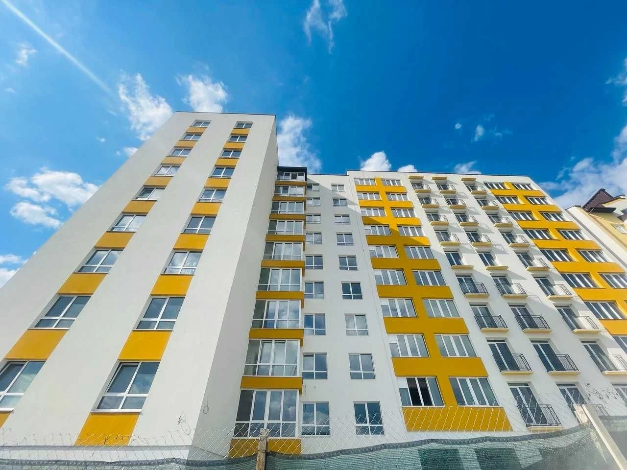 Продам 2км. смарт квартиру з частковим ремонтом