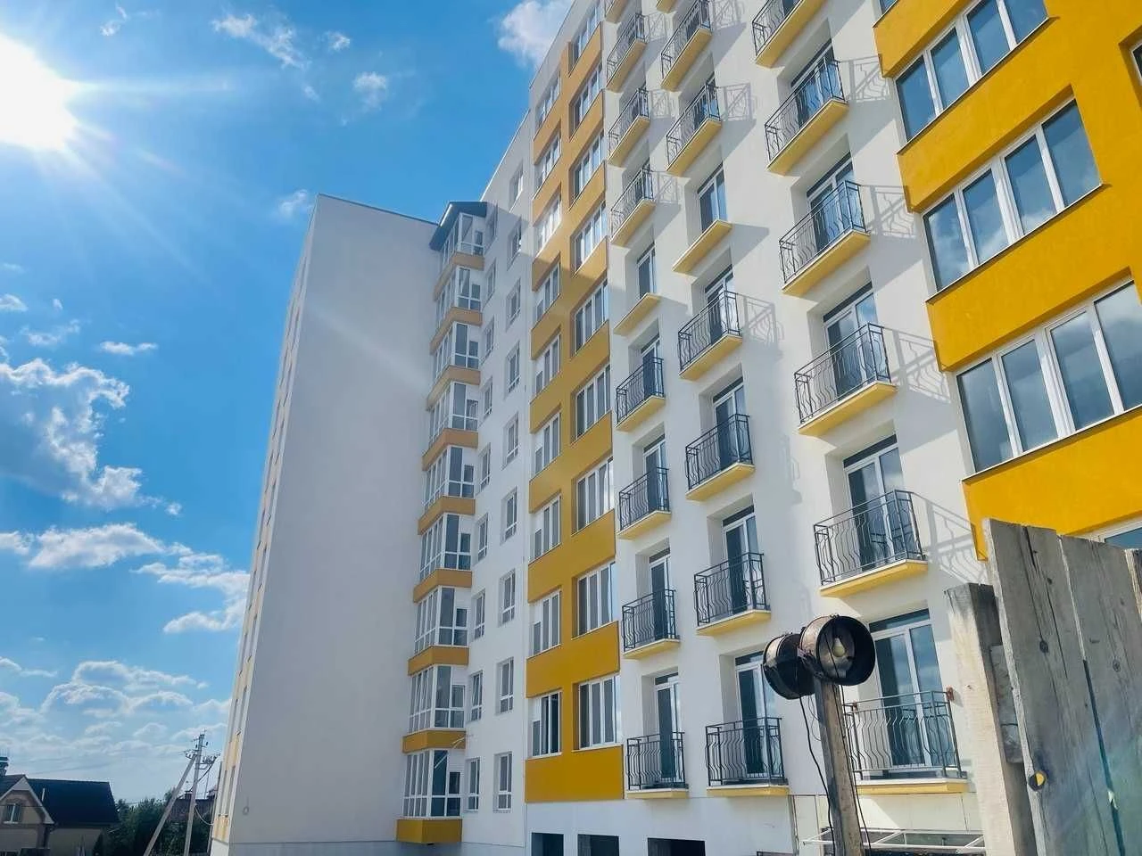 Продам 2км. смарт квартиру з частковим ремонтом