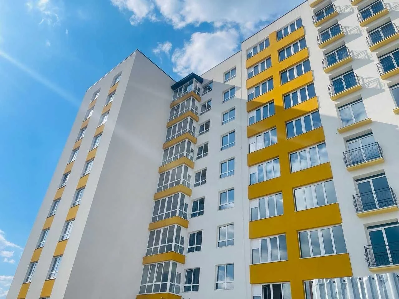 Продам 2км. смарт квартиру з частковим ремонтом