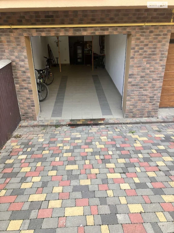 For Sale: Separate Garage in Bozdosh