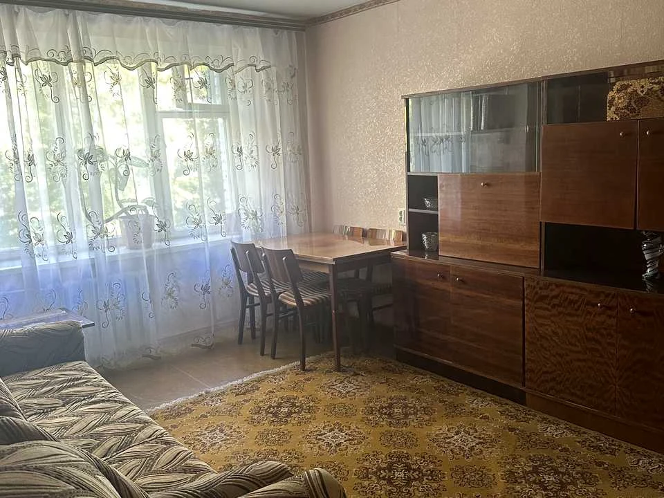 Apartment. Kamenytsky, Zarechanska st.