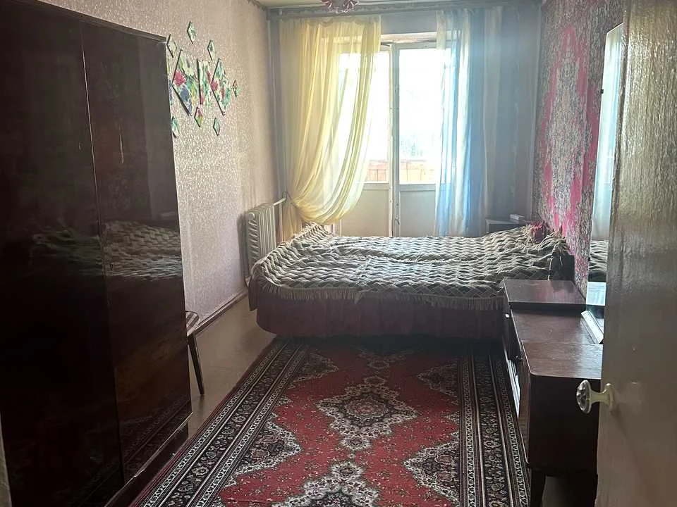 Apartment. Kamenytsky, Zarechanska st.