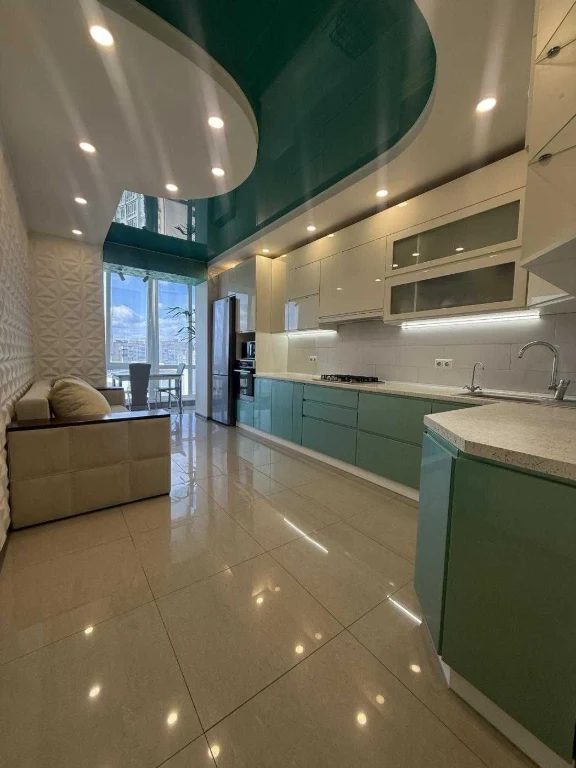 Sale of a 2-bedroom apartment in a new building