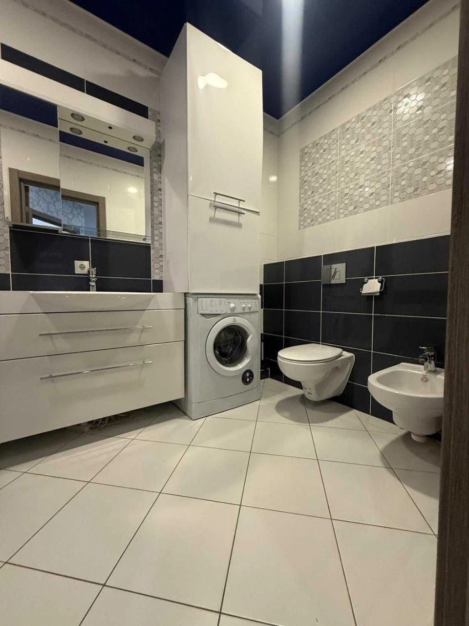 Sale of a 2-bedroom apartment in a new building