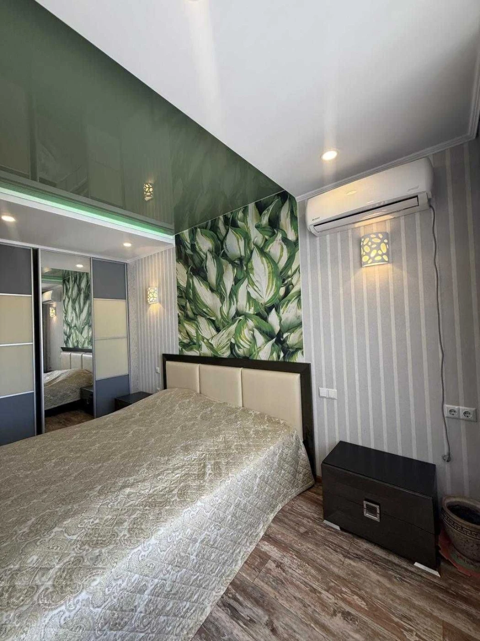 Sale of a 2-bedroom apartment in a new building