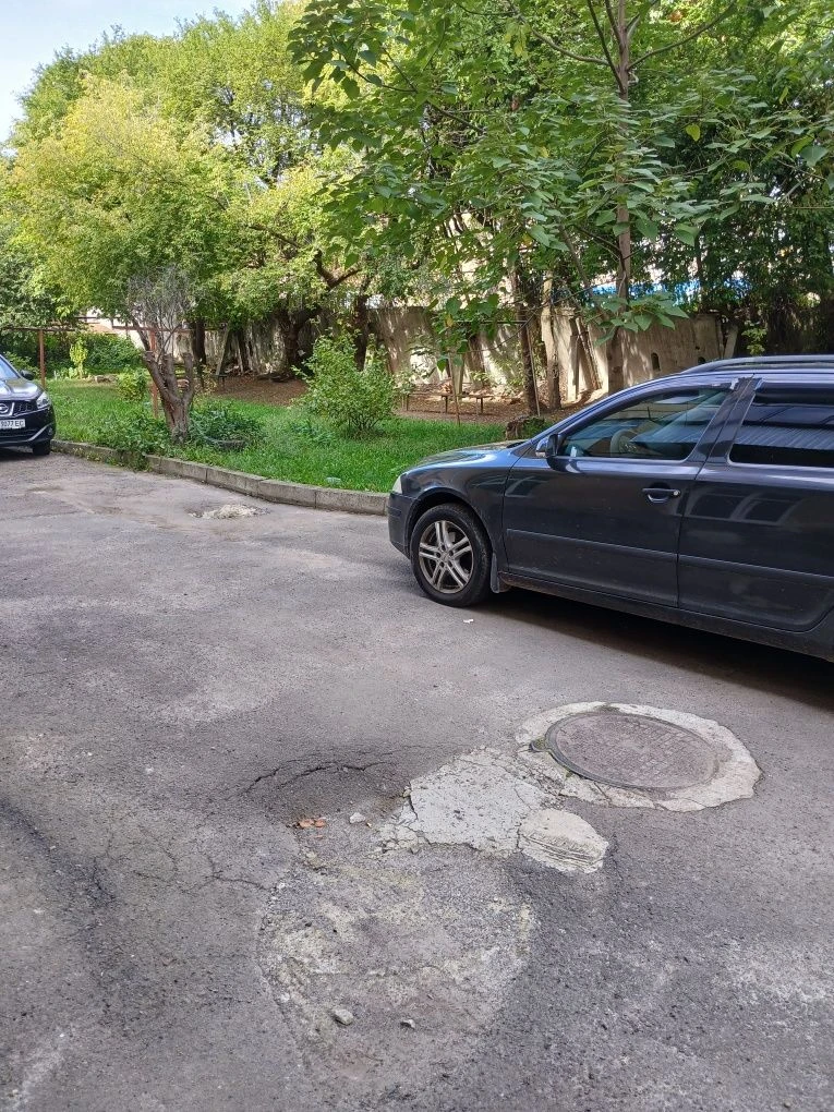 Center! Sale of a 2-room apartment at the beginning of Lychakivska Street.
