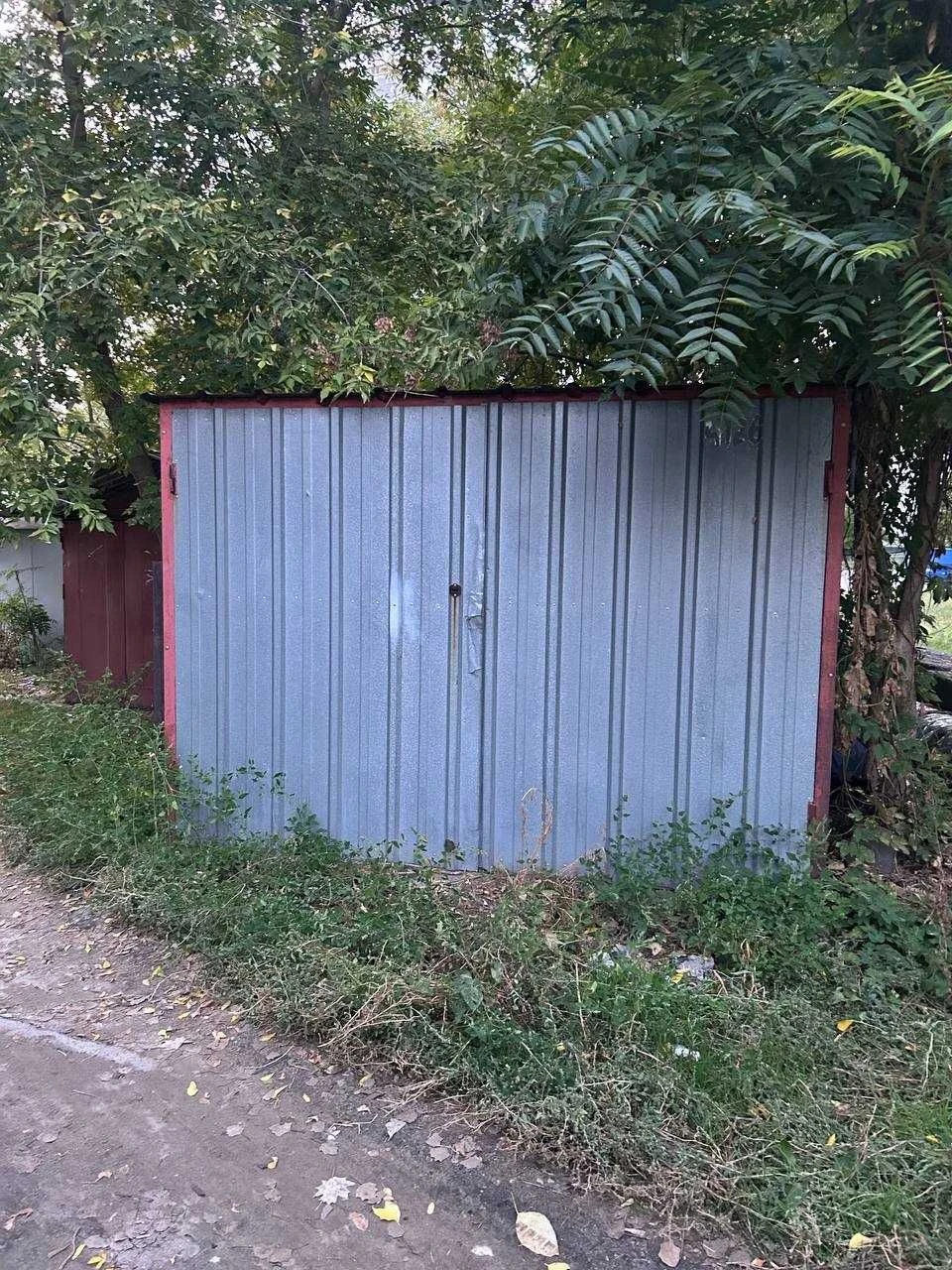 Urgent! For Sale: Metal Garage at Lviv-3, Myro Avenue