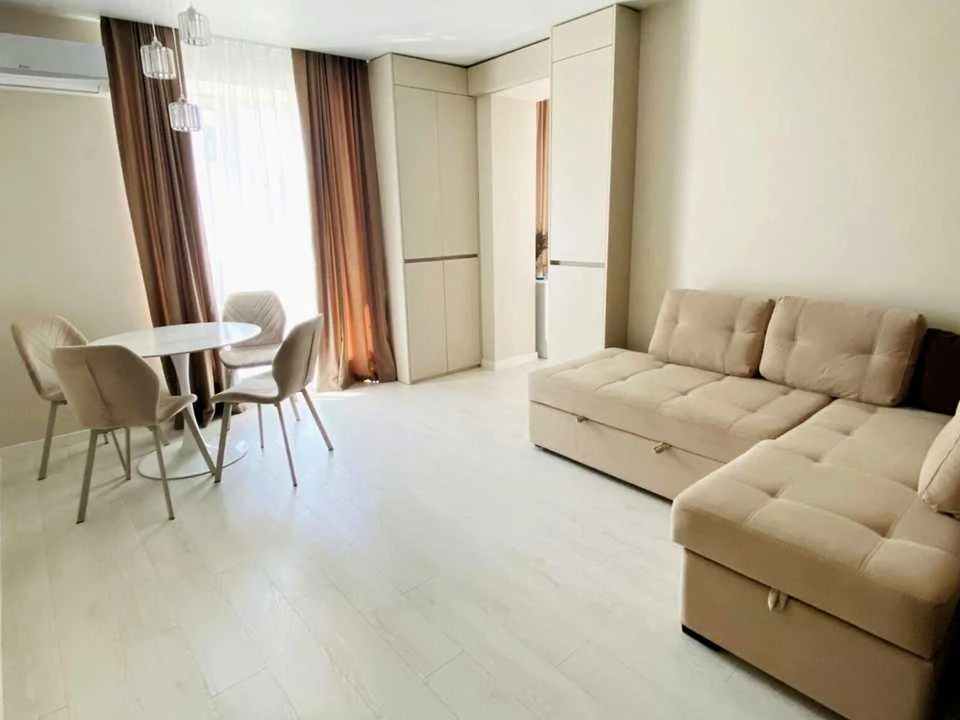 Apartment. Ivano-Frankivsk, Priorezna st.