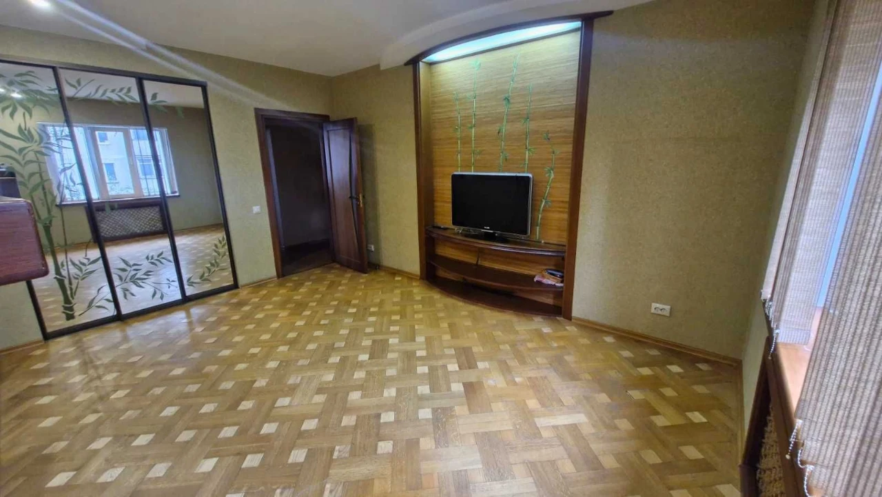 Продаж 3к новобудови.Виставка