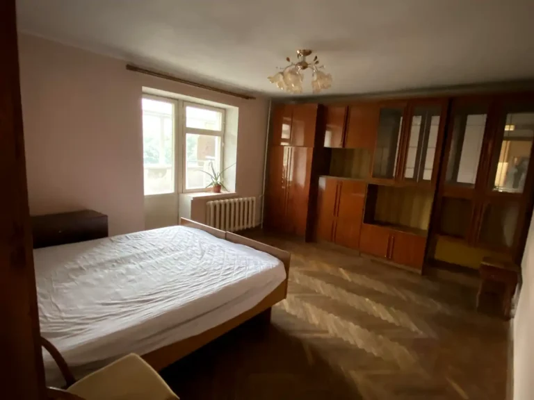 Rent 2-bedroom apartment 62.2 m² on the 2nd floor of a 5-story building.