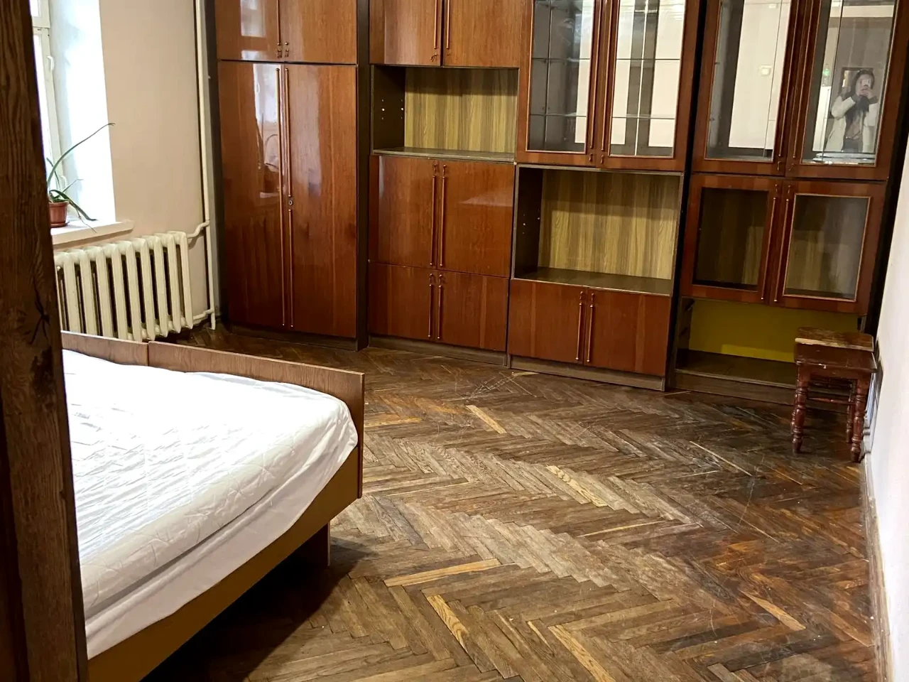 Оренда квартири 2-кімн. 62.2 м² 2/5 пов.