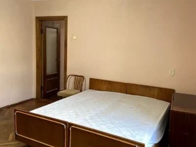Оренда квартири 2-кімн. 62.2 м² 2/5 пов.