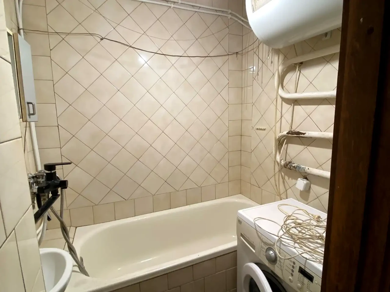 Оренда квартири 2-кімн. 62.2 м² 2/5 пов.