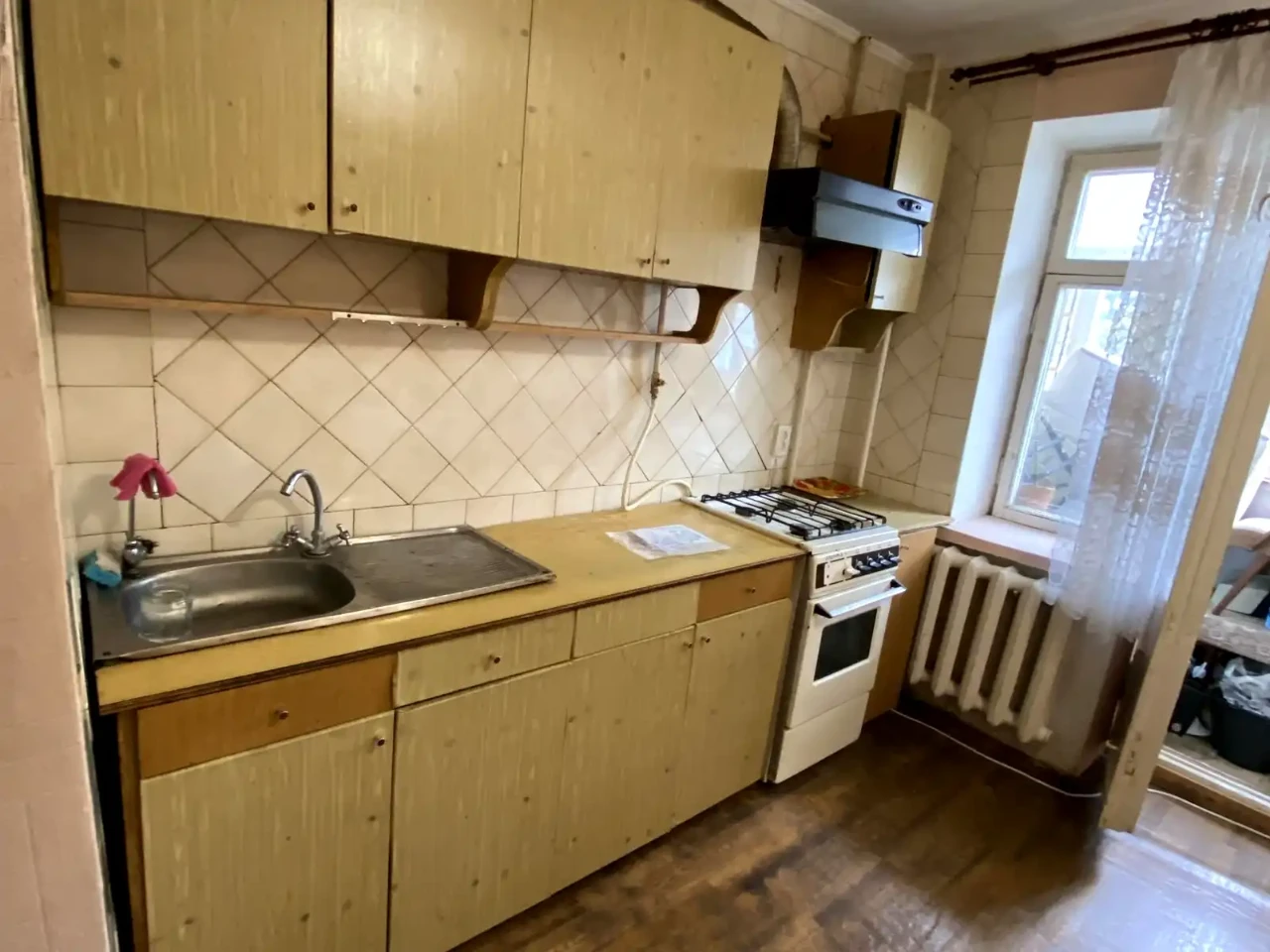 Оренда квартири 2-кімн. 62.2 м² 2/5 пов.