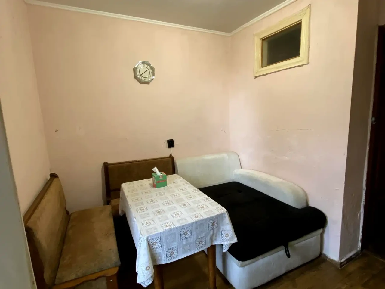 Оренда квартири 2-кімн. 62.2 м² 2/5 пов.