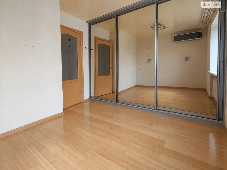 Apartment for Sale: Vyshorodskyi Massiv