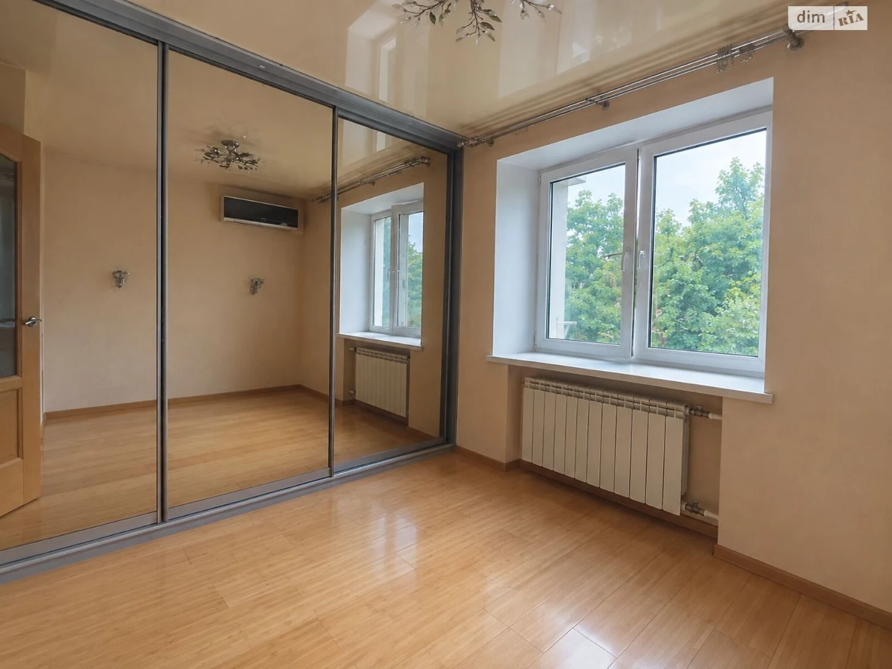 Apartment for Sale: Vyshorodskyi Massiv