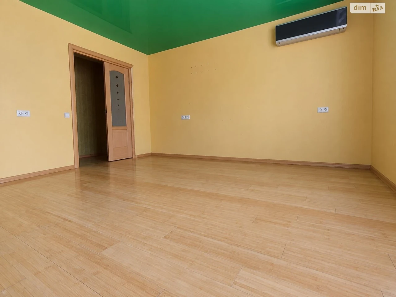 Apartment for Sale: Vyshorodskyi Massiv