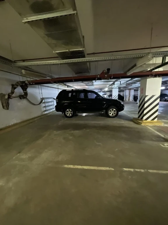 For Sale: Large Parking Space 38.2 m² in the Center!!