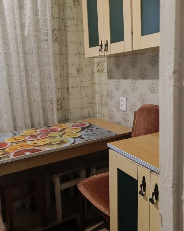 Продажа 1-комнатной квартиры на 3-м этаже в кирпичном доме