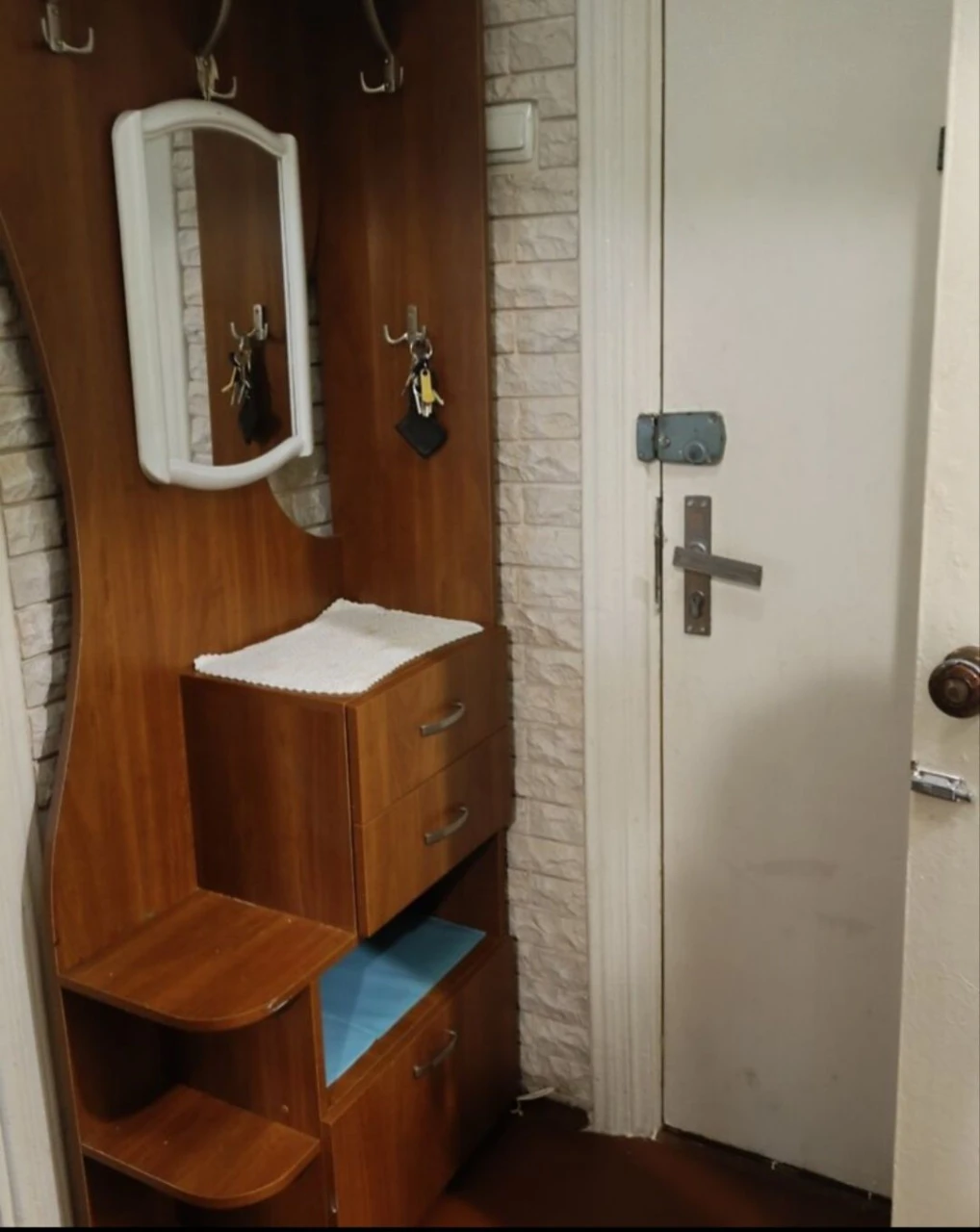 Sale of a 1-bedroom apartment on the 3rd floor, brick building